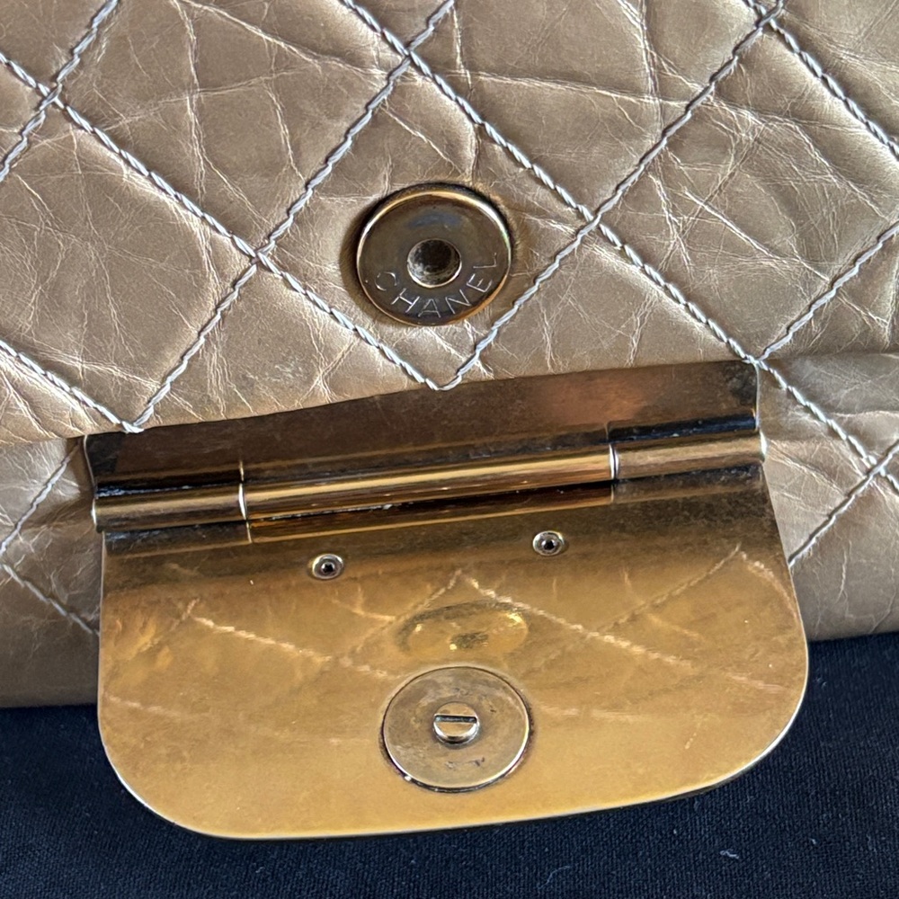 ⚜️⚜️Chanel Authentic Vintage Metallic Gold Quilted Chain Shoulder Bag ⚜️⚜️ - Picture 9 of 16